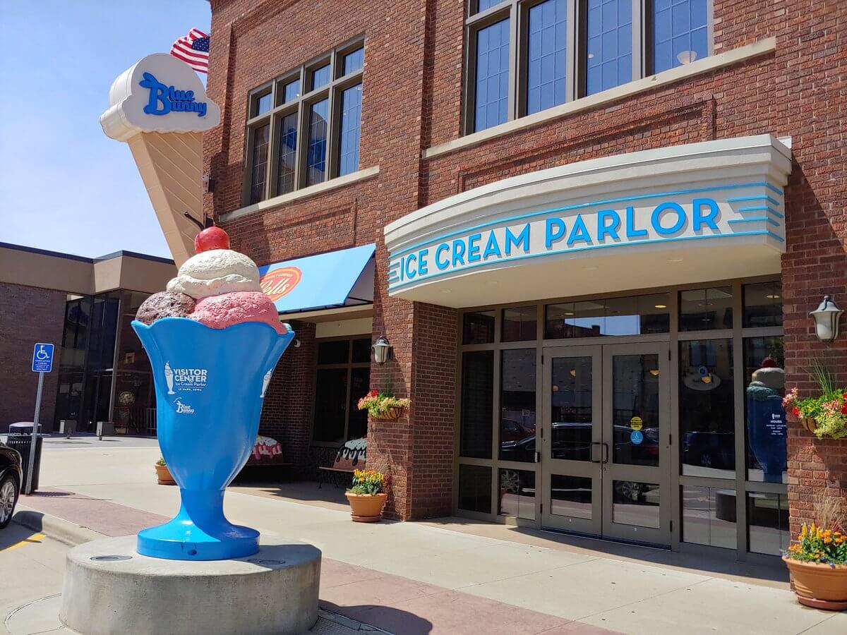 Wells Visitor Center & Ice Cream Parlor